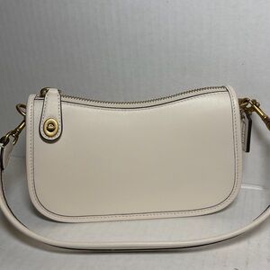 Coach Swinger Brass/Chalk Glovetanned Leather Shoulder Bag